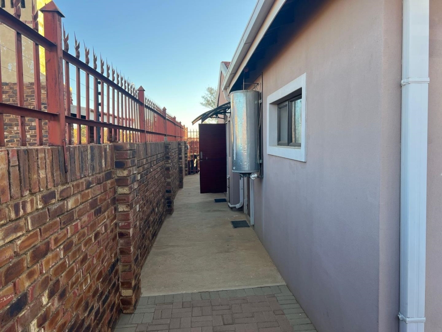 3 Bedroom Property for Sale in Mafikeng North West
